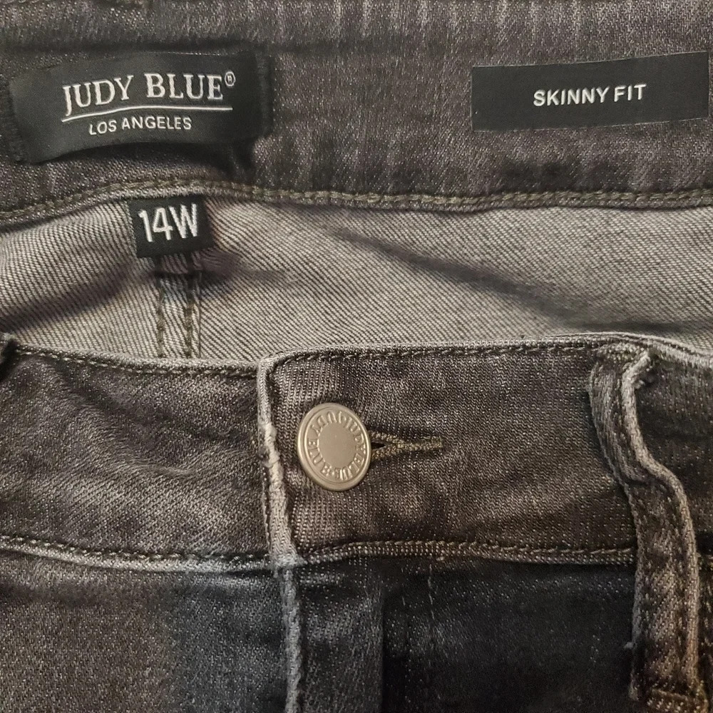 Judy Blue Women's Distressed Skinny Fit Black Denim Jeans 14W - Picture 3 of 11